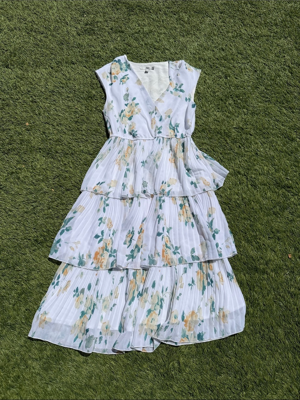 WD.NY white summer floral dress SMALL tiered pleated